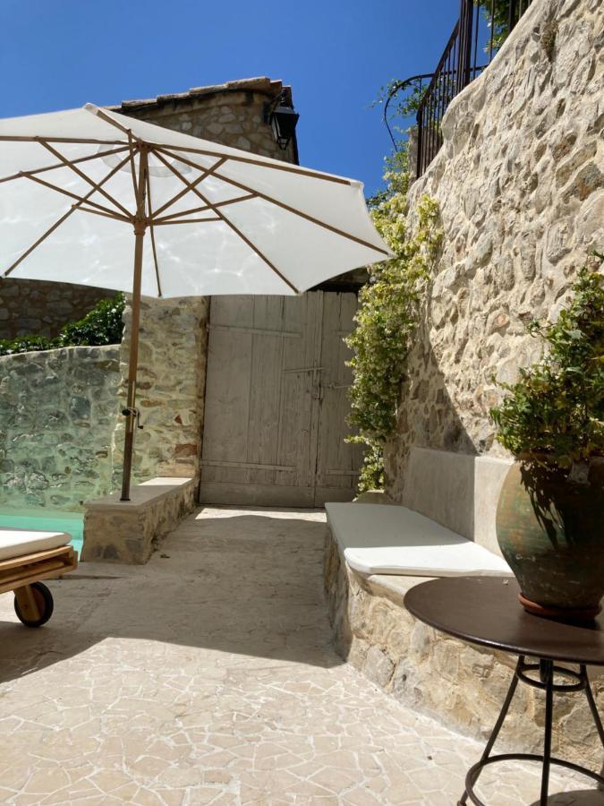 Les Vieux Murs Bed & Breakfast Montfort  Bagian luar foto