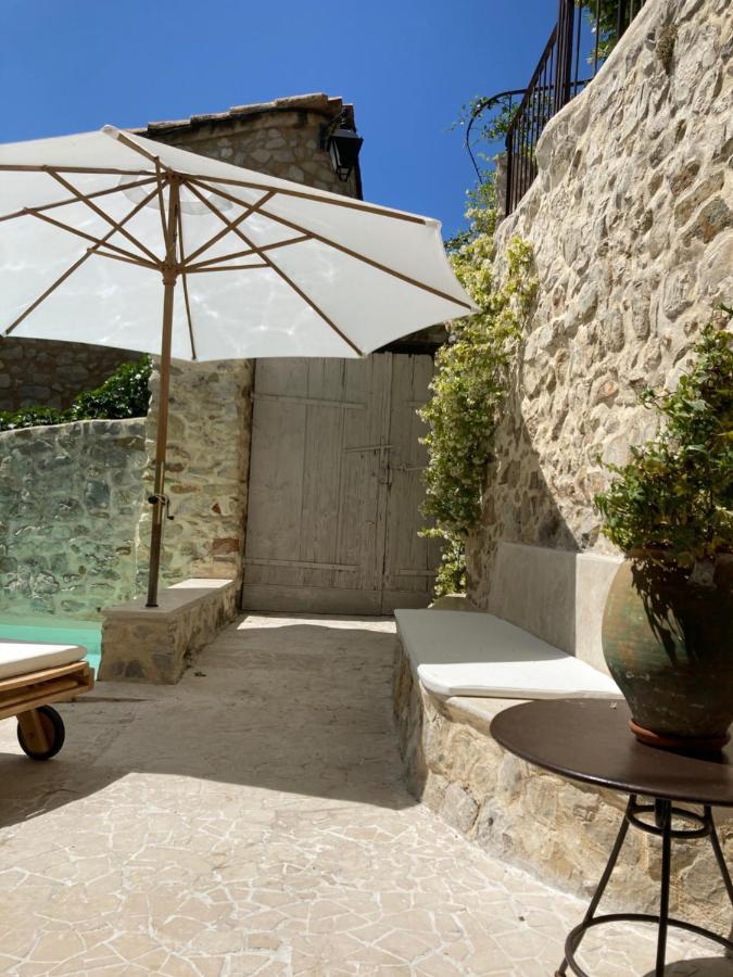 Les Vieux Murs Montfort  Bagian luar foto
