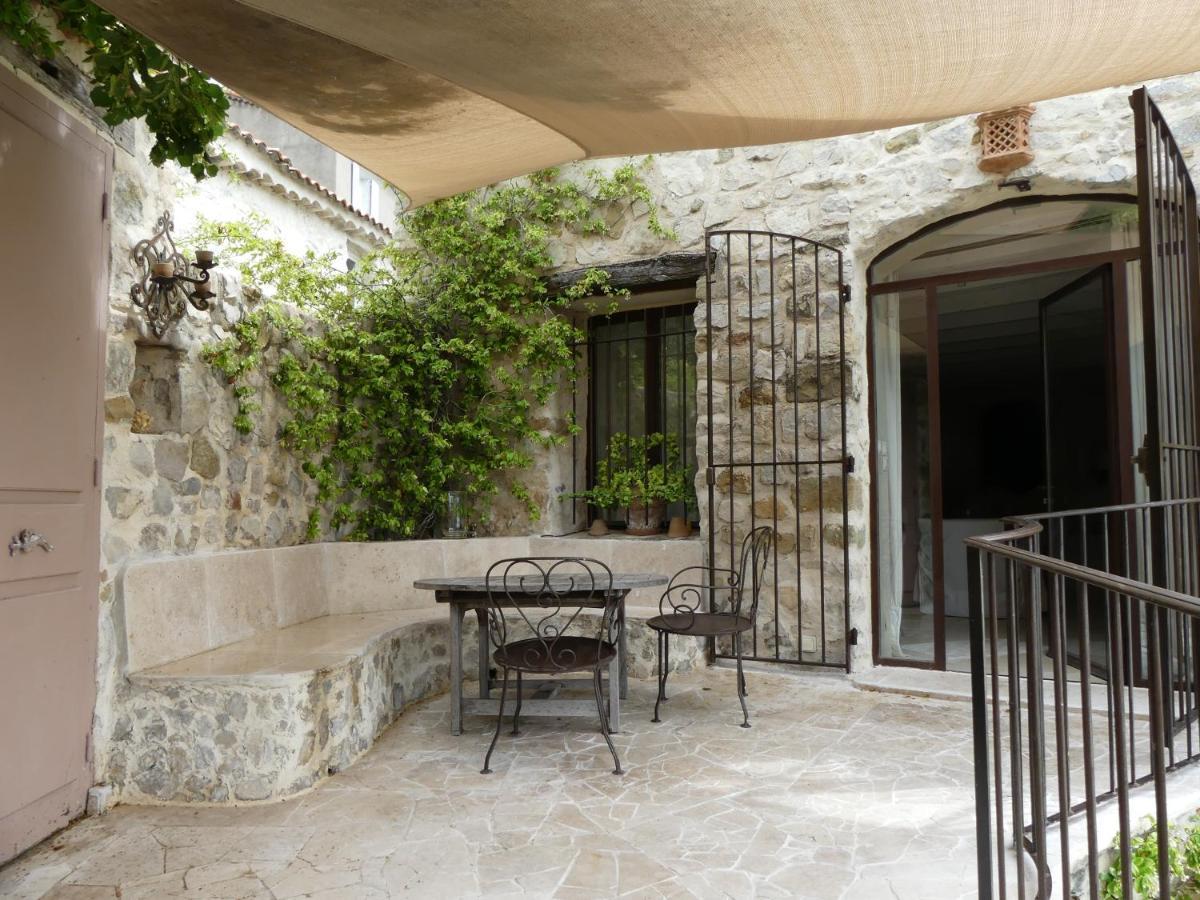 Les Vieux Murs Montfort  Bagian luar foto
