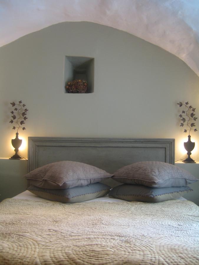Les Vieux Murs Montfort  Ruang foto