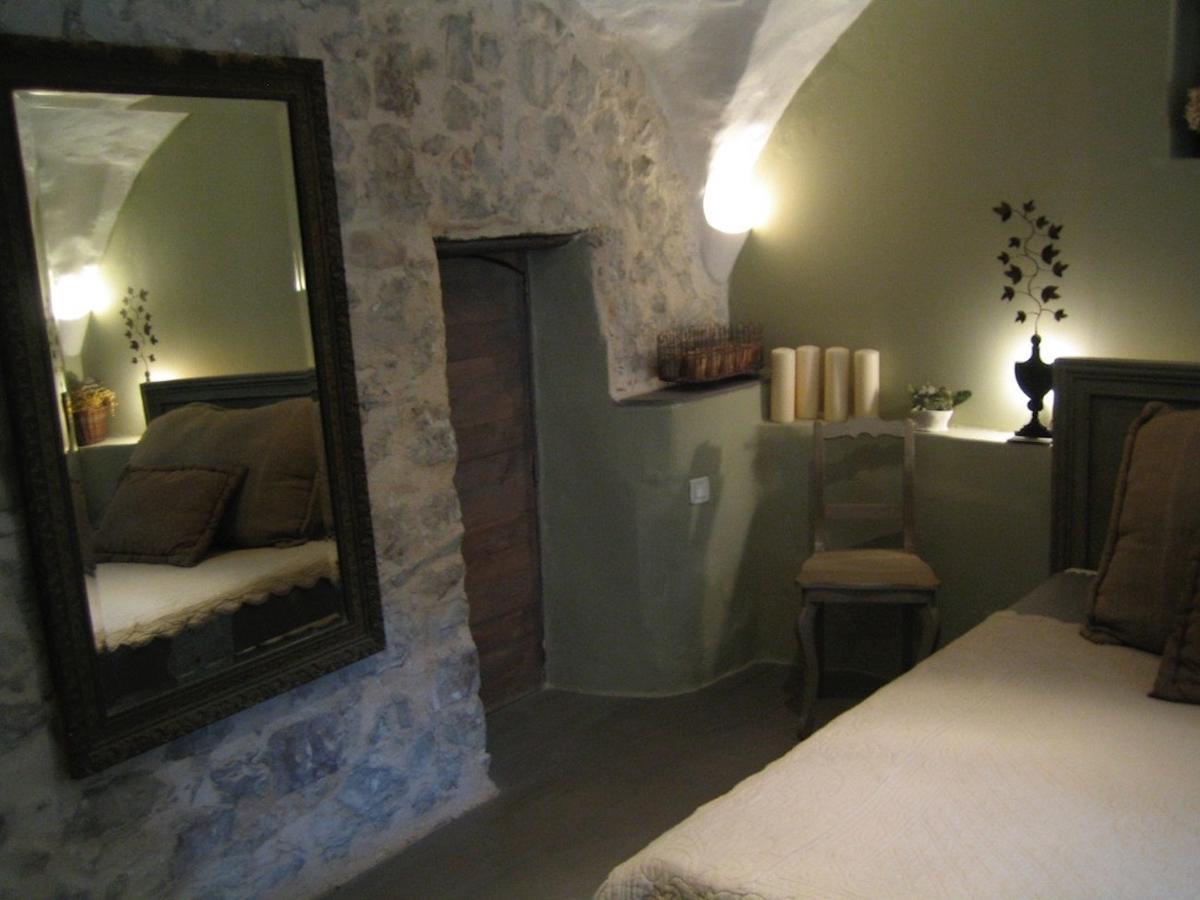 Les Vieux Murs Montfort  Bagian luar foto