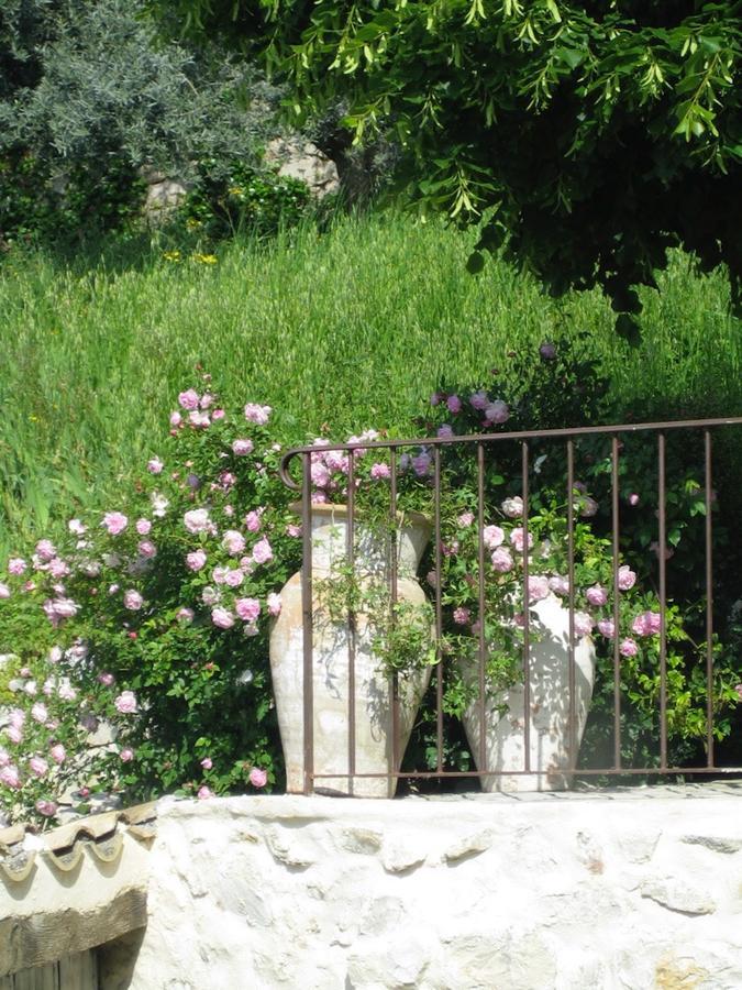 Les Vieux Murs Montfort  Bagian luar foto
